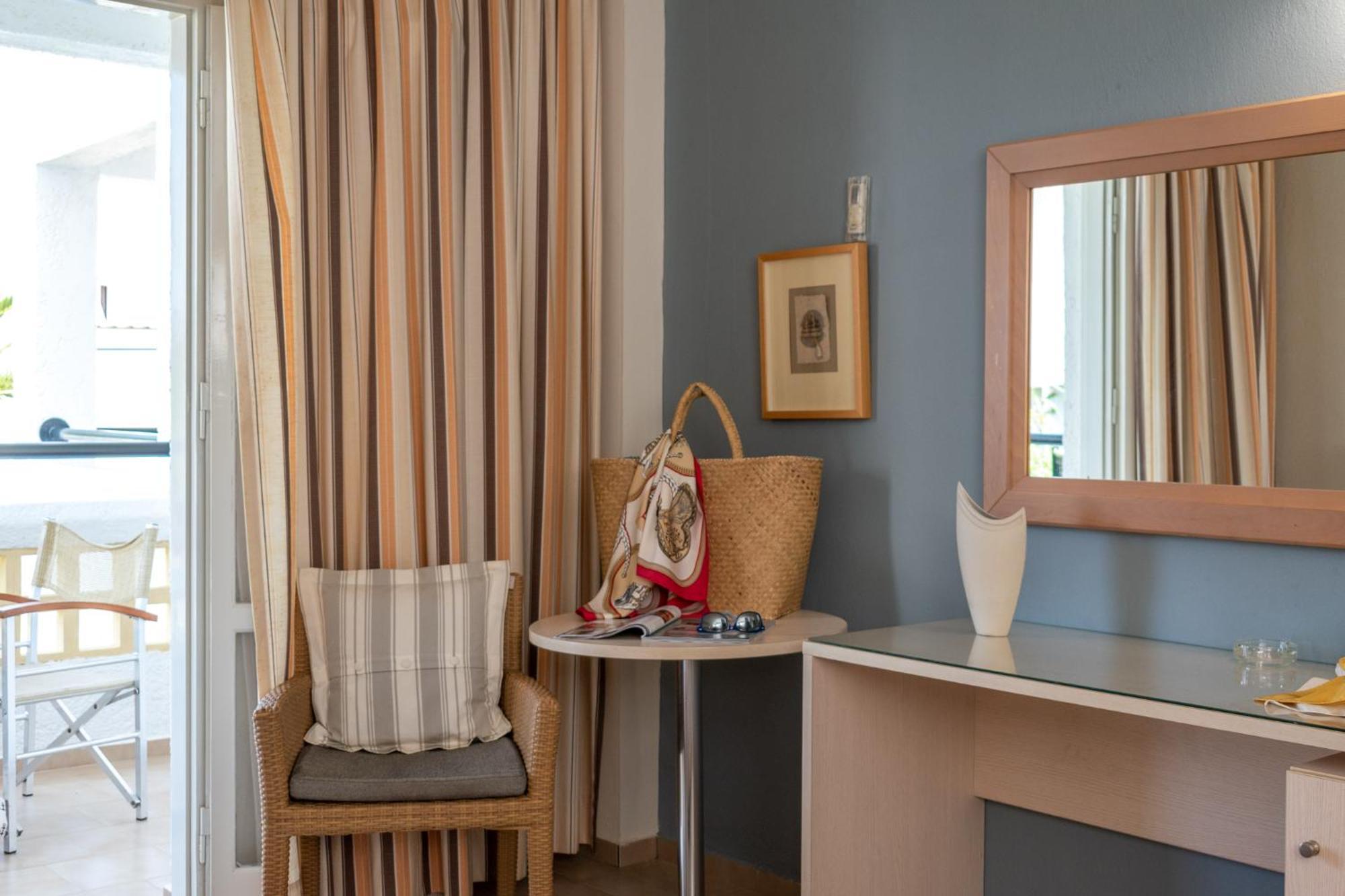 Dedalos Hotel Malia Eksteriør billede